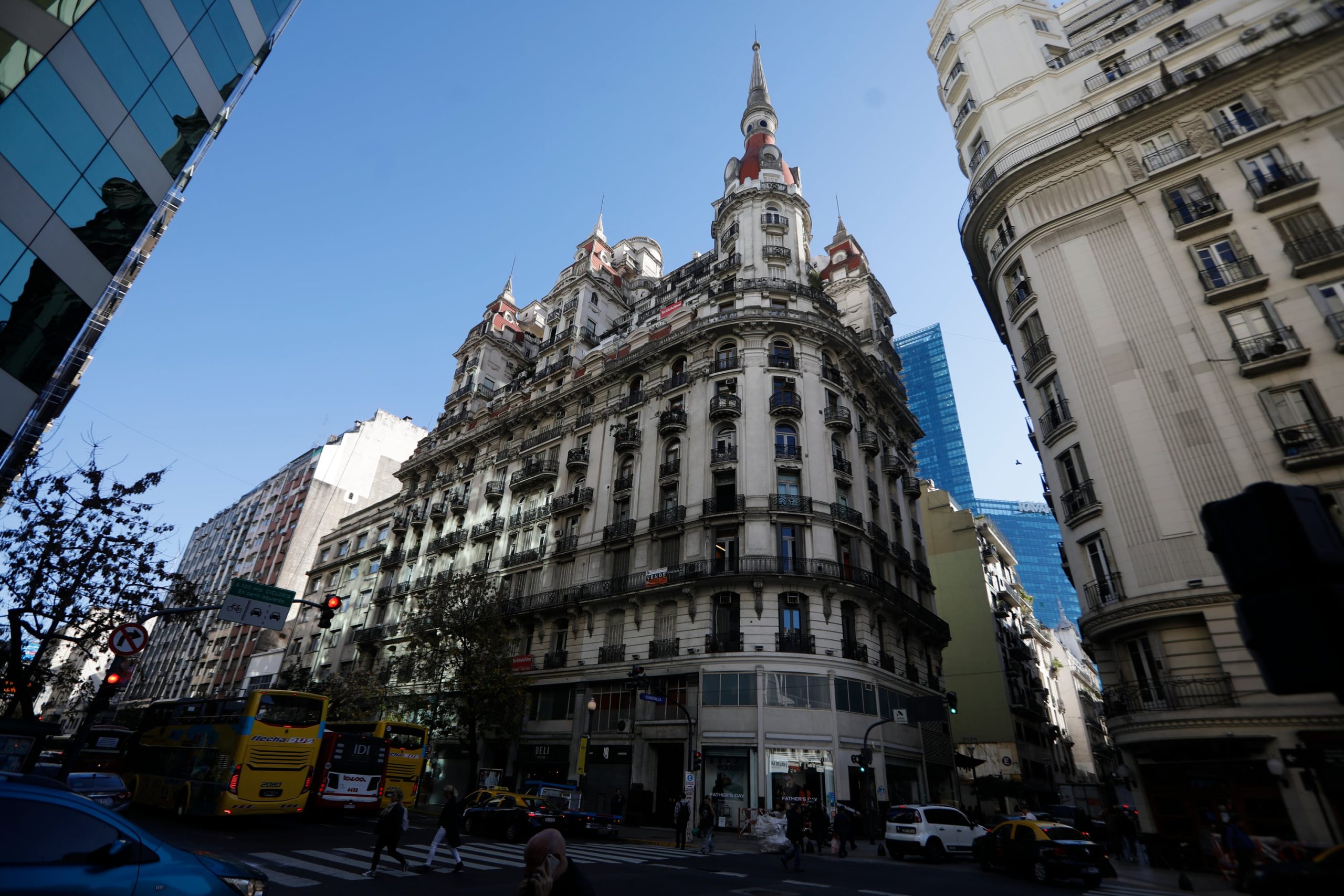 Edificio Bencich sobre la avenida Córdoba 807