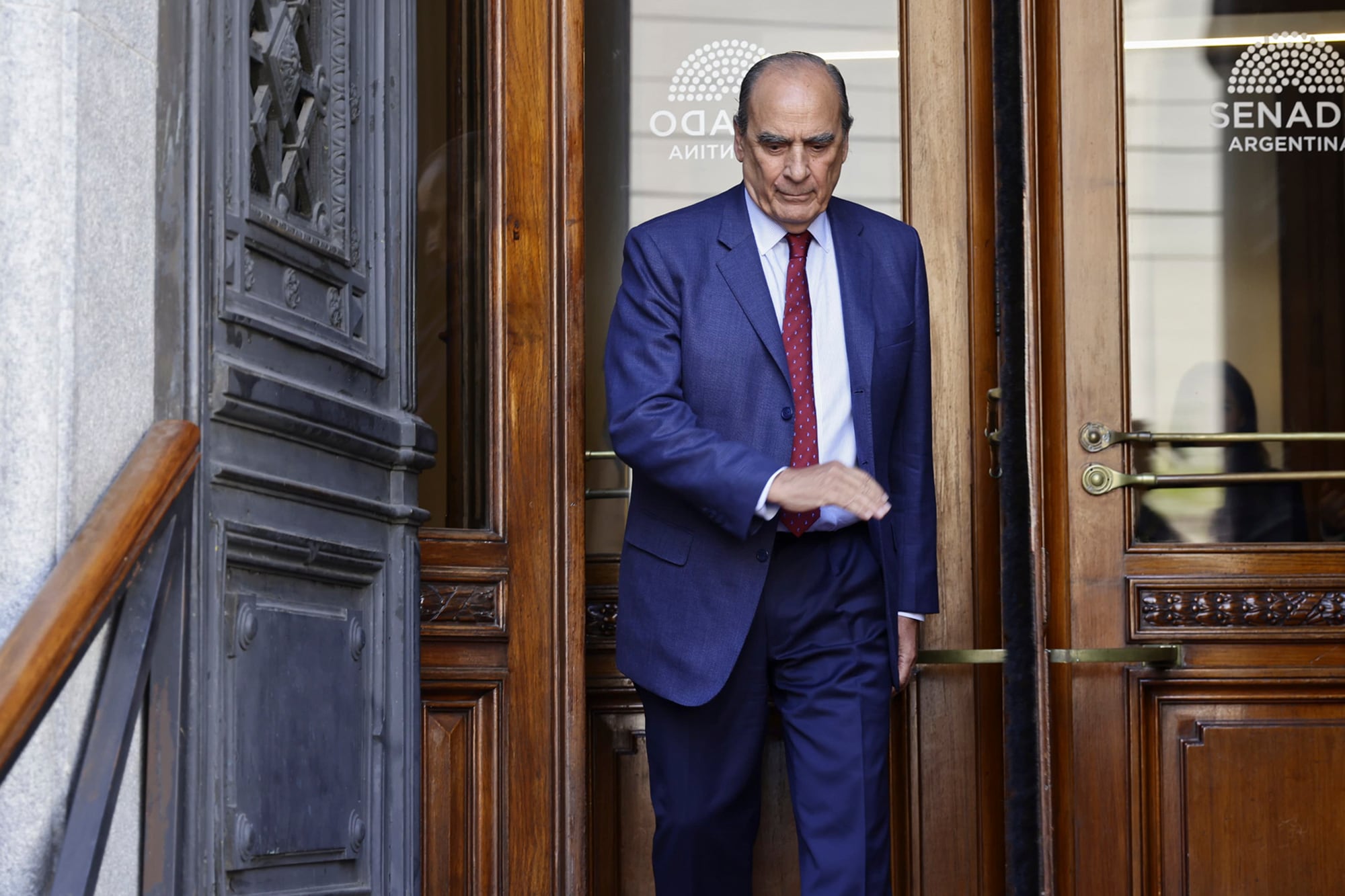 Guillermo Francos reunión con senadores dialoguistas.