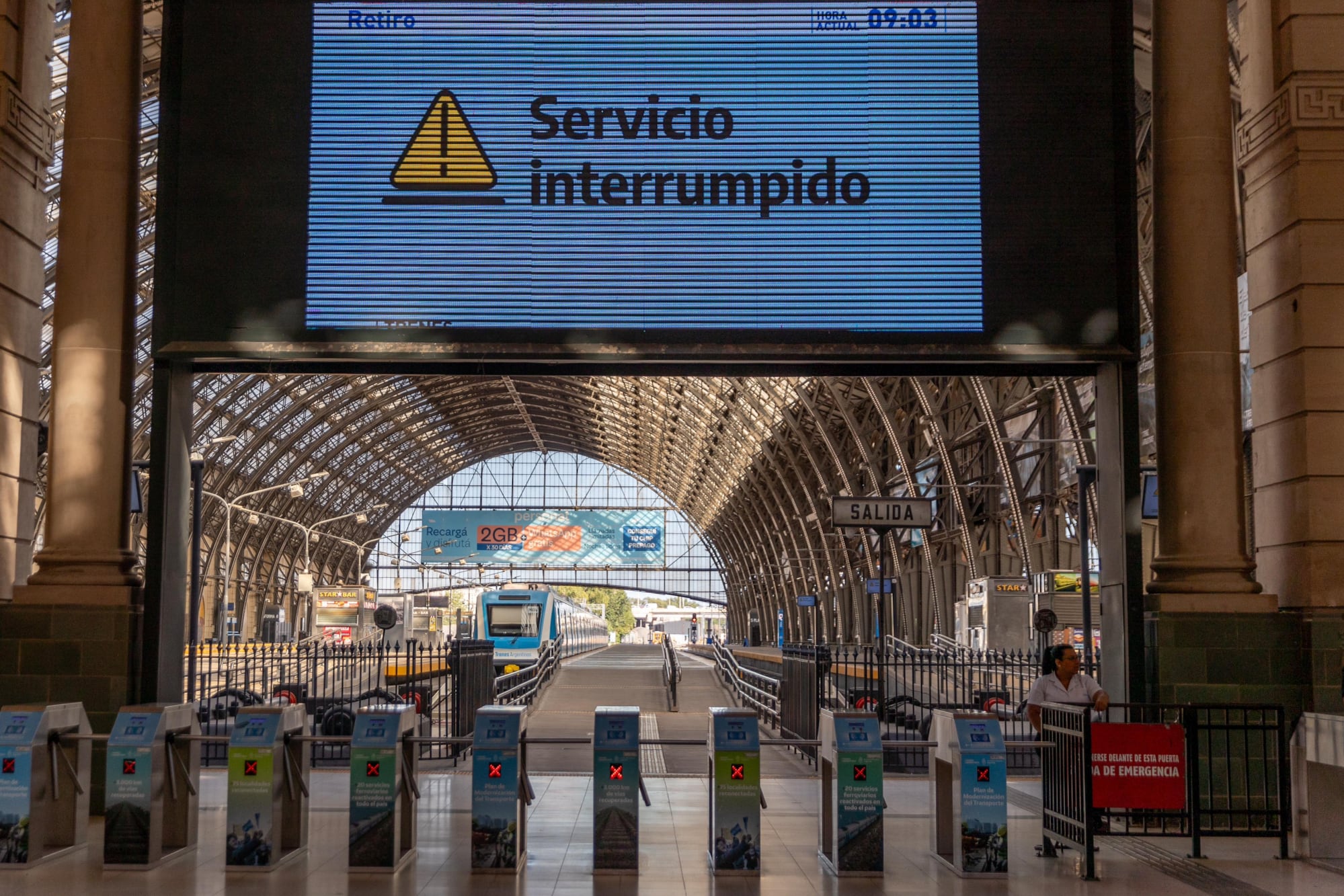 Todas las líneas ferroviarias interrumpirán el servicio por seis horas