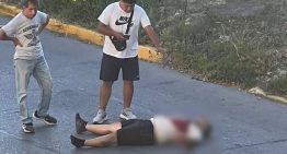 Video: un delivery fue asesinado de siete puñaladas en Moreno tras defender a un vendedor ambulante