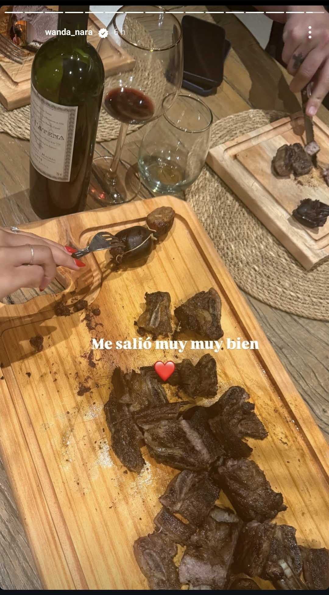 Wanda Nara mostró el asado que le preparó a Maxi López. (Foto: Instagram/wanda_nara)