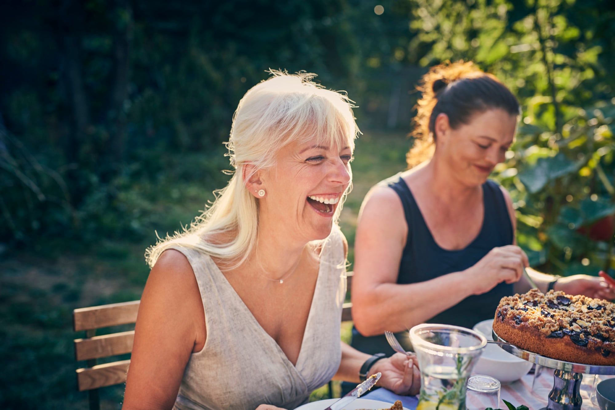 “Una persona con una vida social activa y un proyecto laboral que le entusiasma reduce su tendencia a buscar consuelo en los alimentos”, afirma la experta