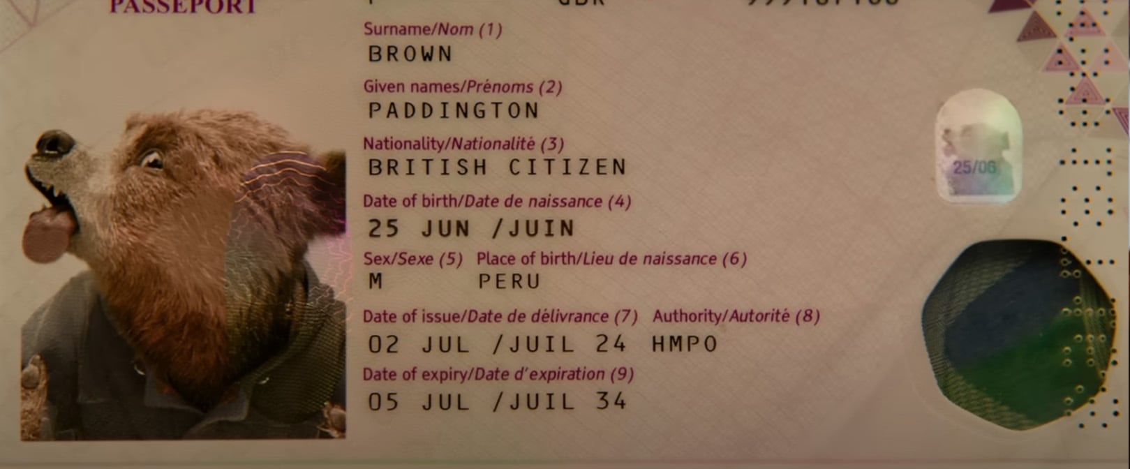 El pasaporte que certifica que es ciudadano británico nacido en Perú.