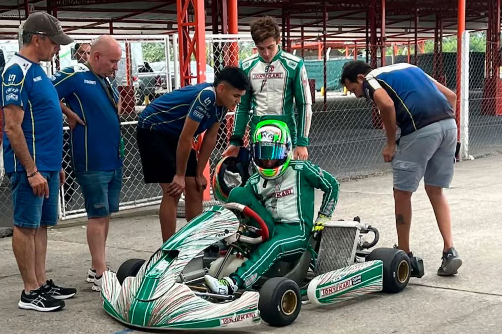 Franco Colapinto en el kartódromo de Zárate