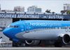 Aerolínea estatal de Argentina recorta personal, rutas y refrigerios ante posible venta