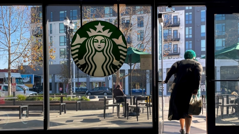 Starbucks eliminará 1.100 empleos corporativos a nivel global