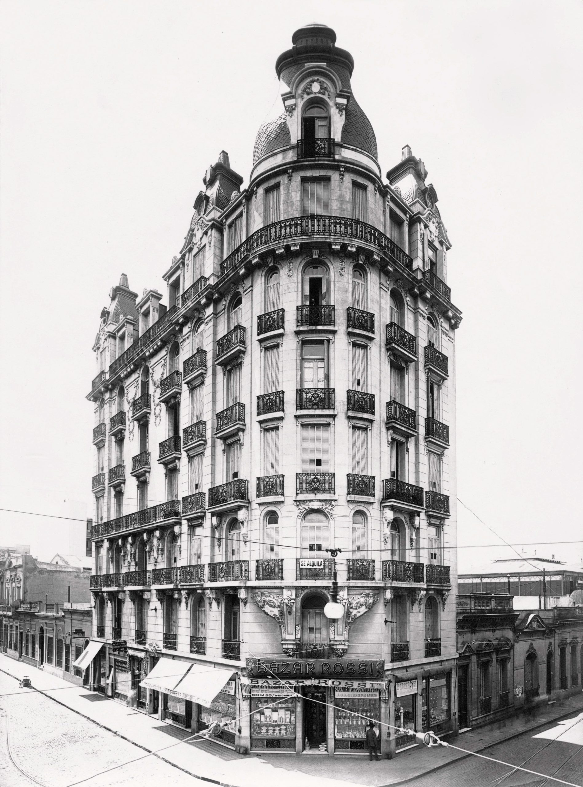 Rodríguez Peña y Sarmiento. Arquitecto (Juan) Augusto Plou.