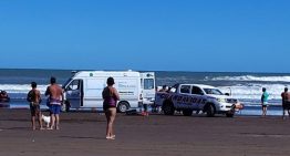 Un turista de 59 años murió ahogado frente a su familia en una playa de Claromecó