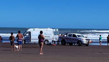 Un turista de 59 años murió ahogado frente a su familia en una playa de Claromecó