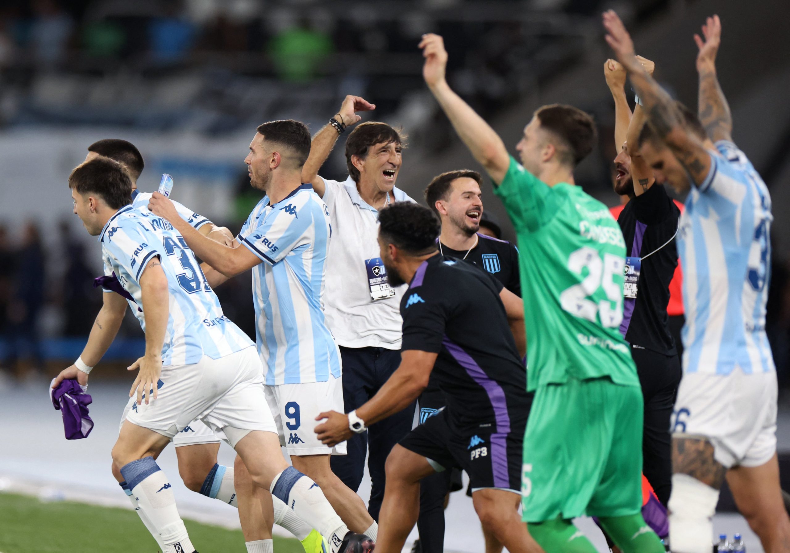 Botafogo vs Racing por la final de la Recopa del 2025.