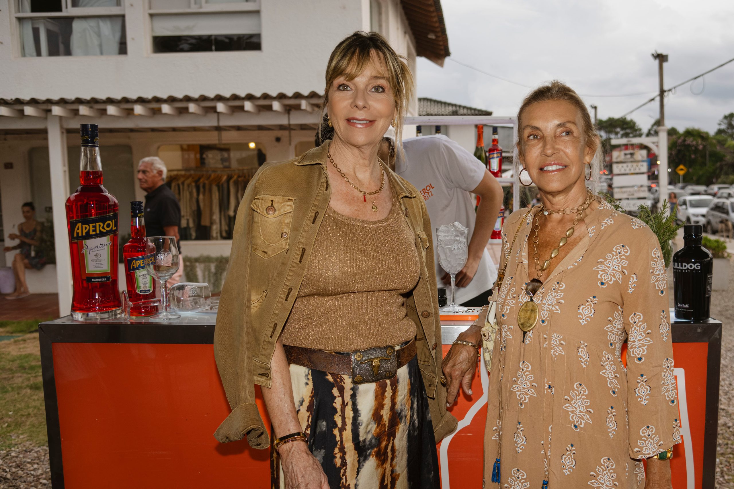 Veronique Parrado y Ana Inés Kaminski