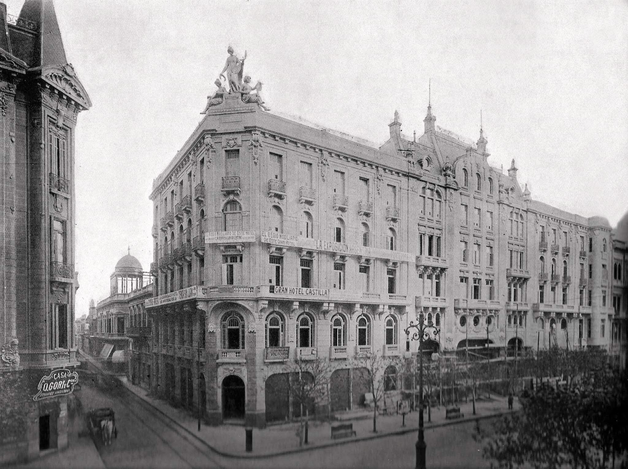 Gran Hotel Castilla, esquina de Av. de Mayo y Salta.