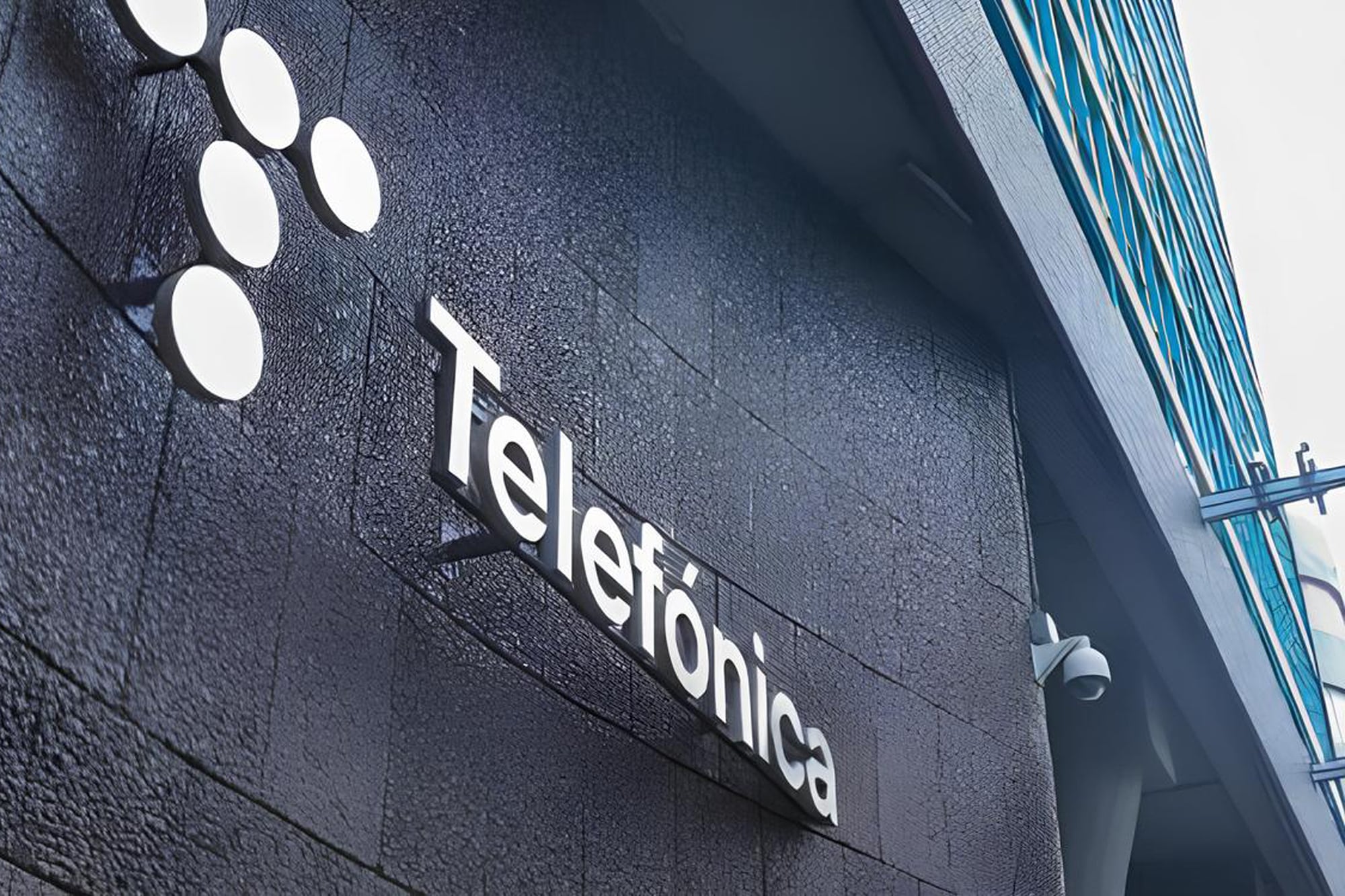 Telefónica se vendió a Telecom por US$1245 millones