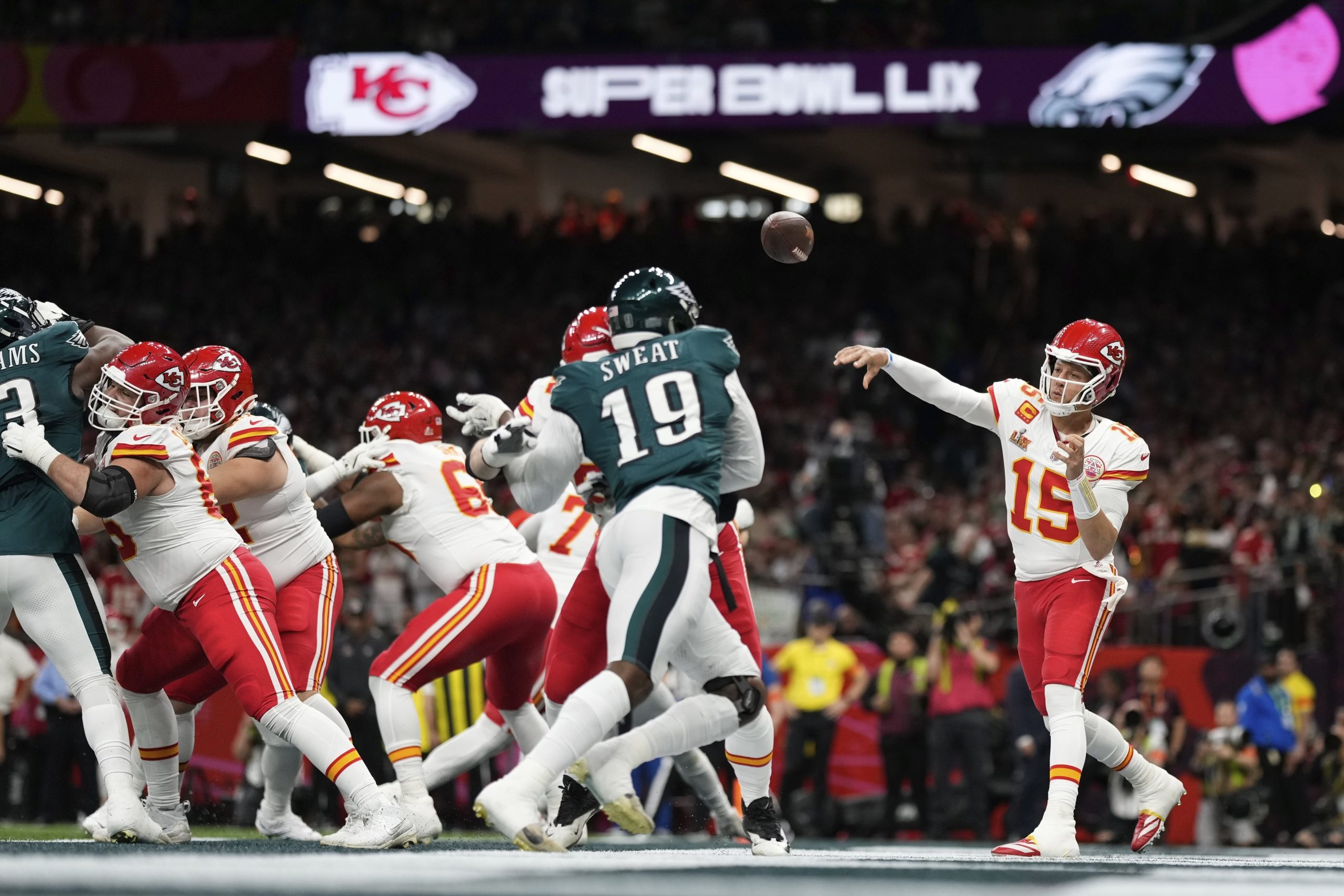 Kansas City Chiefs quarterback Patrick Mahomes (15) throws a pass during the first half of the NFL Super Bowl 59 football game against the Philadelphia Eagles, Sunday, Feb. 9, 2025, in New Orleans. (AP Photo/Matt Slocum)