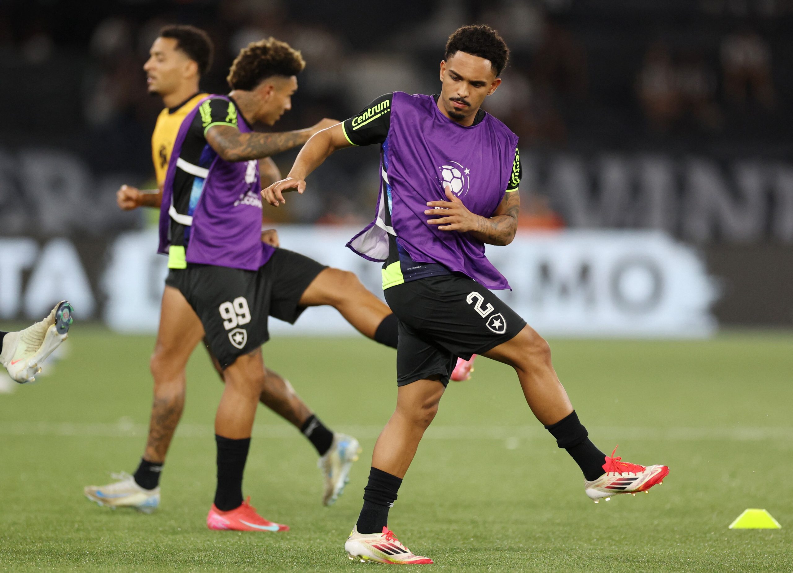 Botafogo vs Racing por la final de la Recopa del 2025.