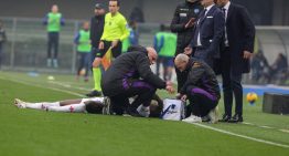 Moise Kean se desplomó en medio del partido entre Fiorentina y Hellas Verona y hay preocupación