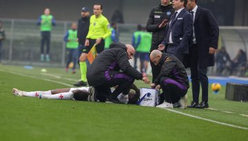 Moise Kean se desplomó en medio del partido entre Fiorentina y Hellas Verona y hay preocupación