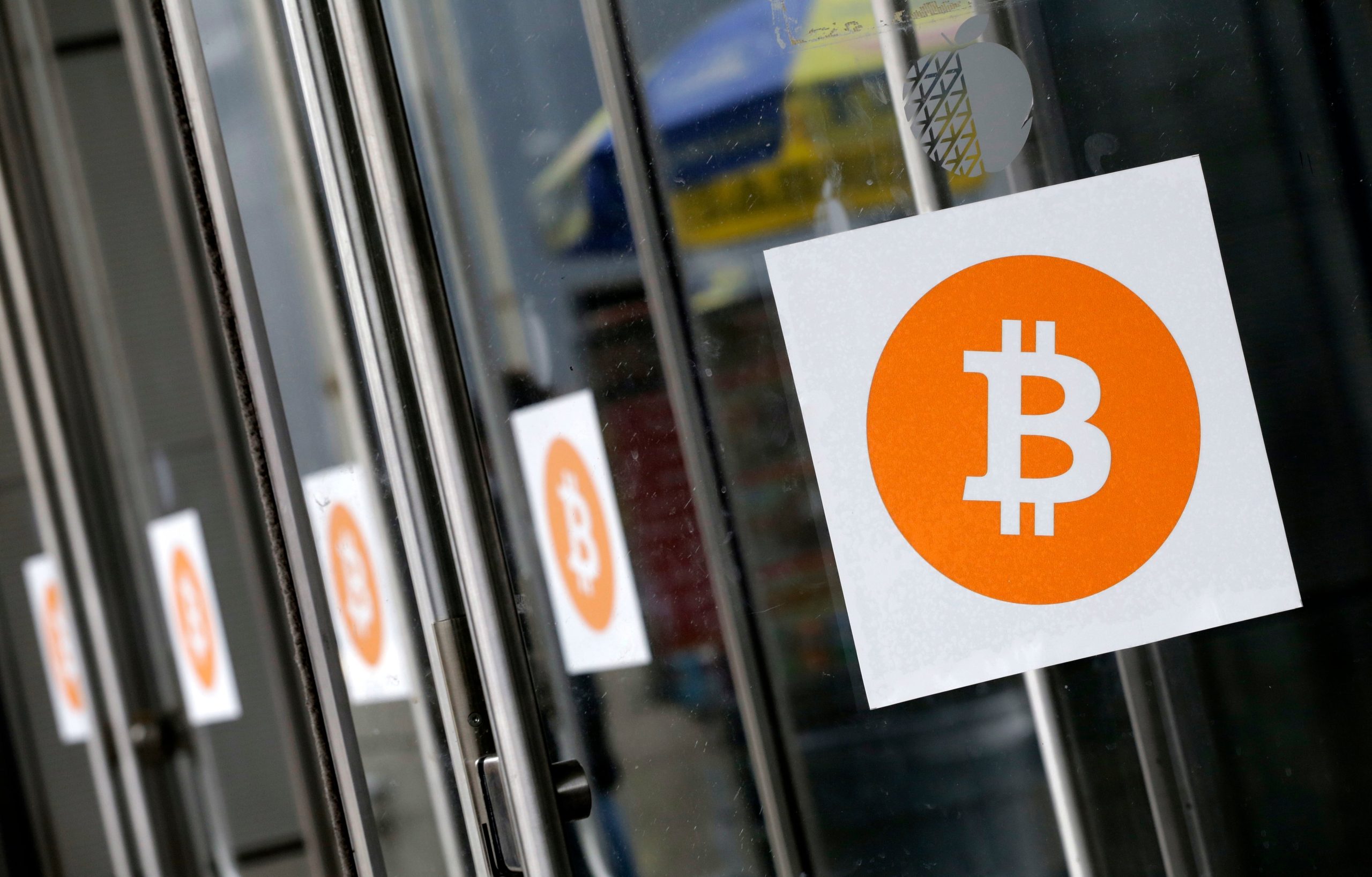 Bitcoin y Ethereum, hoy: a cuánto cotizan las principales criptomonedas   (AP foto/Mark Lennihan)