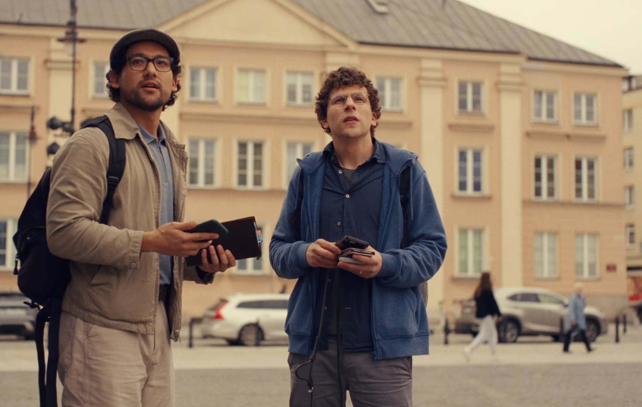 El guión de Jesse Eisenberg (actor y director) contempla un viaje en tren desde Varsovia a Lublin, que atraviesa campos y paisajes rurales. “Está inspirado en mi propia historia”, dijo.