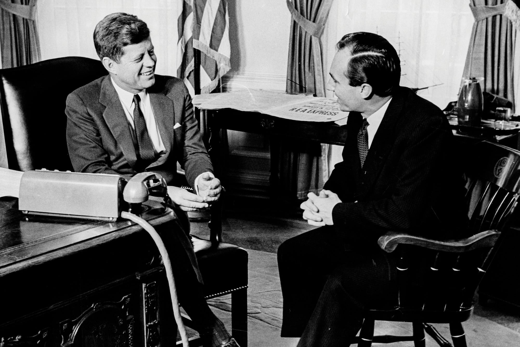 Con John Fitzgerald Kennedy en una reunión en la Casa Blanca. Era 1961. 