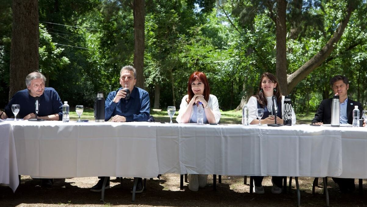 En medio de las tensiones en el PJ, meses atrás se reunieron Cristina Kirchner, Axel Kicillof y Sergio Massa. (Foto: Partido Justicialista bonaerense)