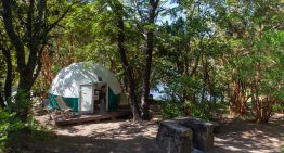 Un imperdible recorrido en kayak por dos lagos y uno de los ríos más bellos de la Patagonia