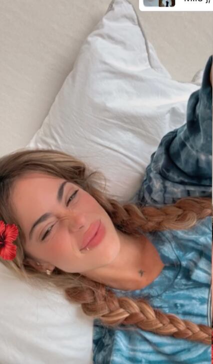 Tini Stoessel con trenzas y extensiones. (Foto: Instagram/@tinistoessel)