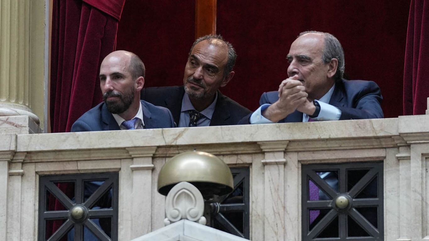 El ministro Guillermo Francos, junto José Rolandi, en el Congreso. (Foto: Diputados).