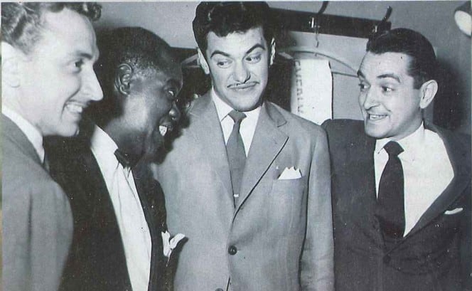 Alberto Locati junto a Jorge Marchesini y Carlos Balá, bromean con Louis Armstrong