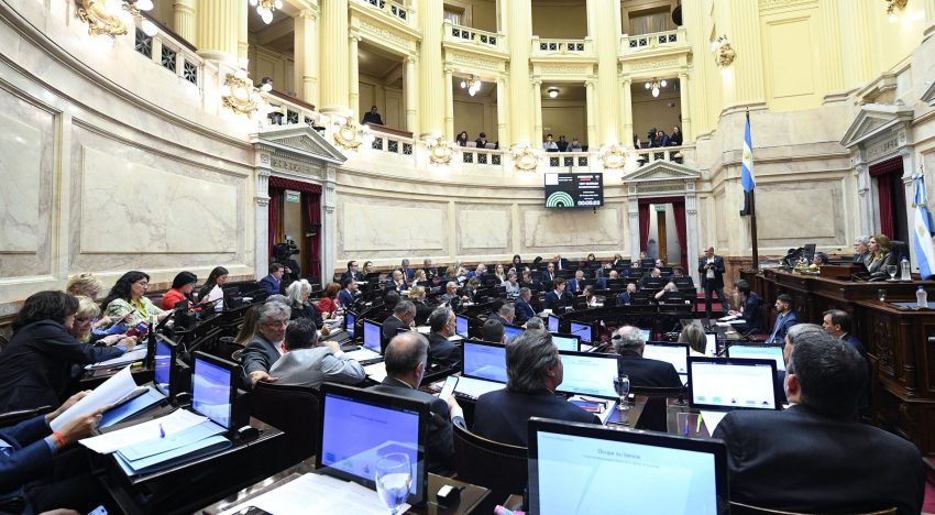 El Gobierno apuesta a la división del kirchnerismo para aprobar la suspensión de las PASO en el Senado