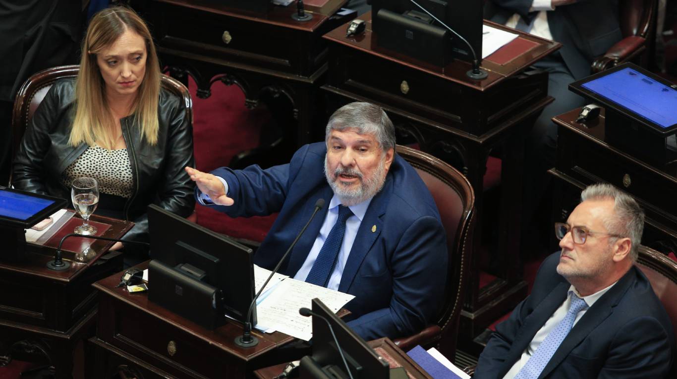 El senador de Unión por la Patria José Mayans, que preside el bloque, siguió con preocupación las fuertes divisiones internas en Diputados. (Foto: NA - Damián Dopacio).