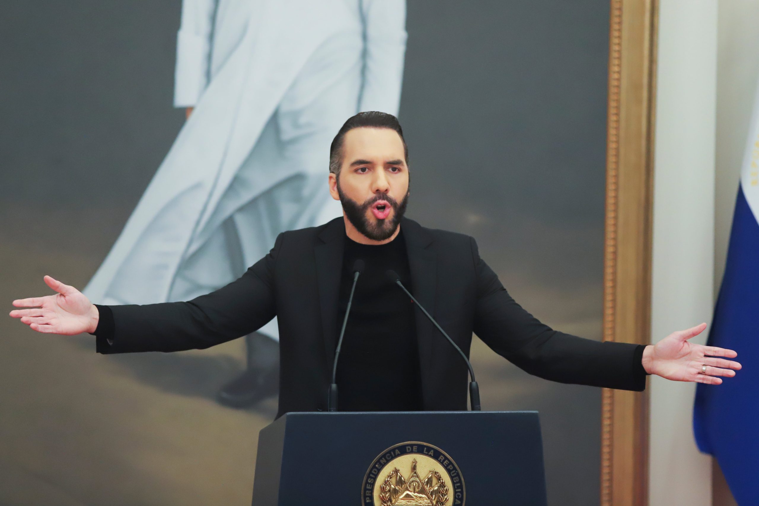 El presidente salvadoreño, Nayib Bukele, durante una conferencia de prensa en San Salvador, El Salvador, el martes 14 de enero de 2025. (AP Foto/Salvador Melendez)