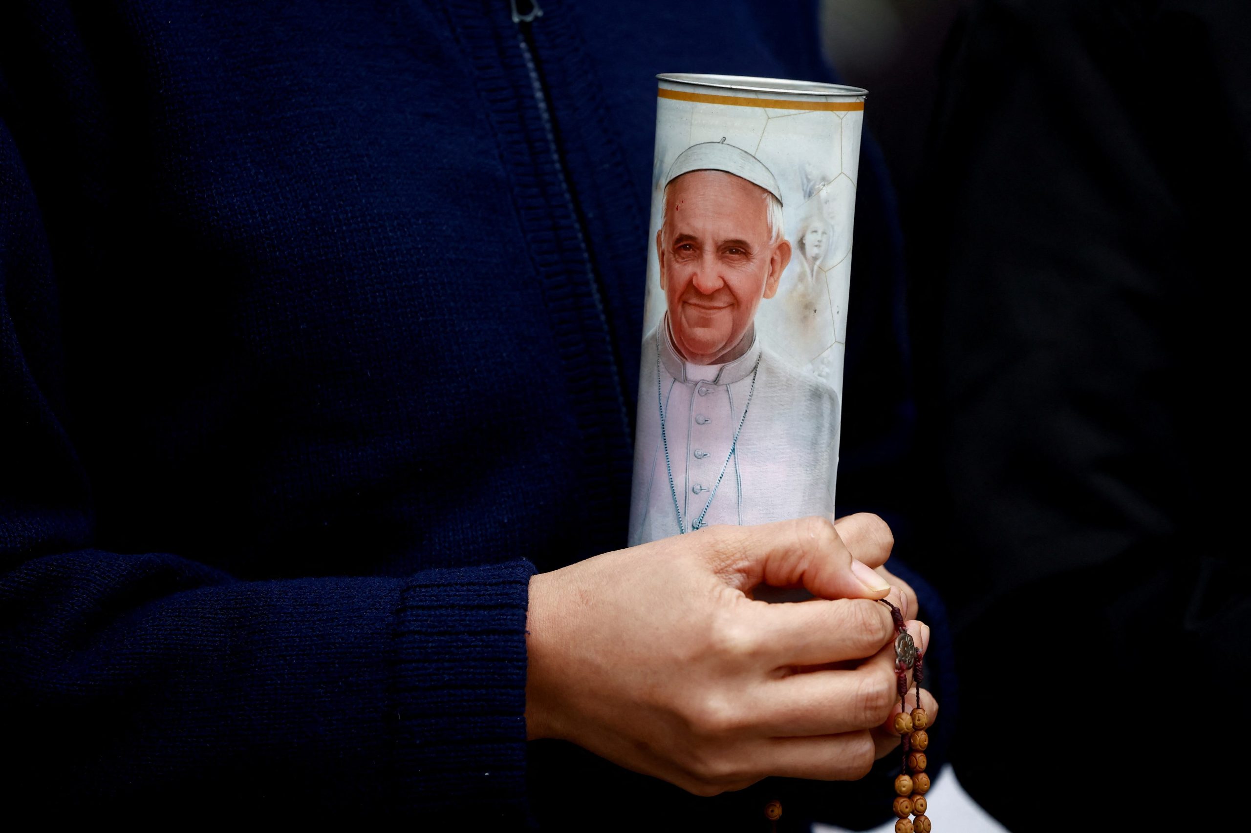 El papa Francisco mostró mejoras en su salud y ya no está en peligro inminente. (Foto: REUTERS/Vincenzo Livieri).