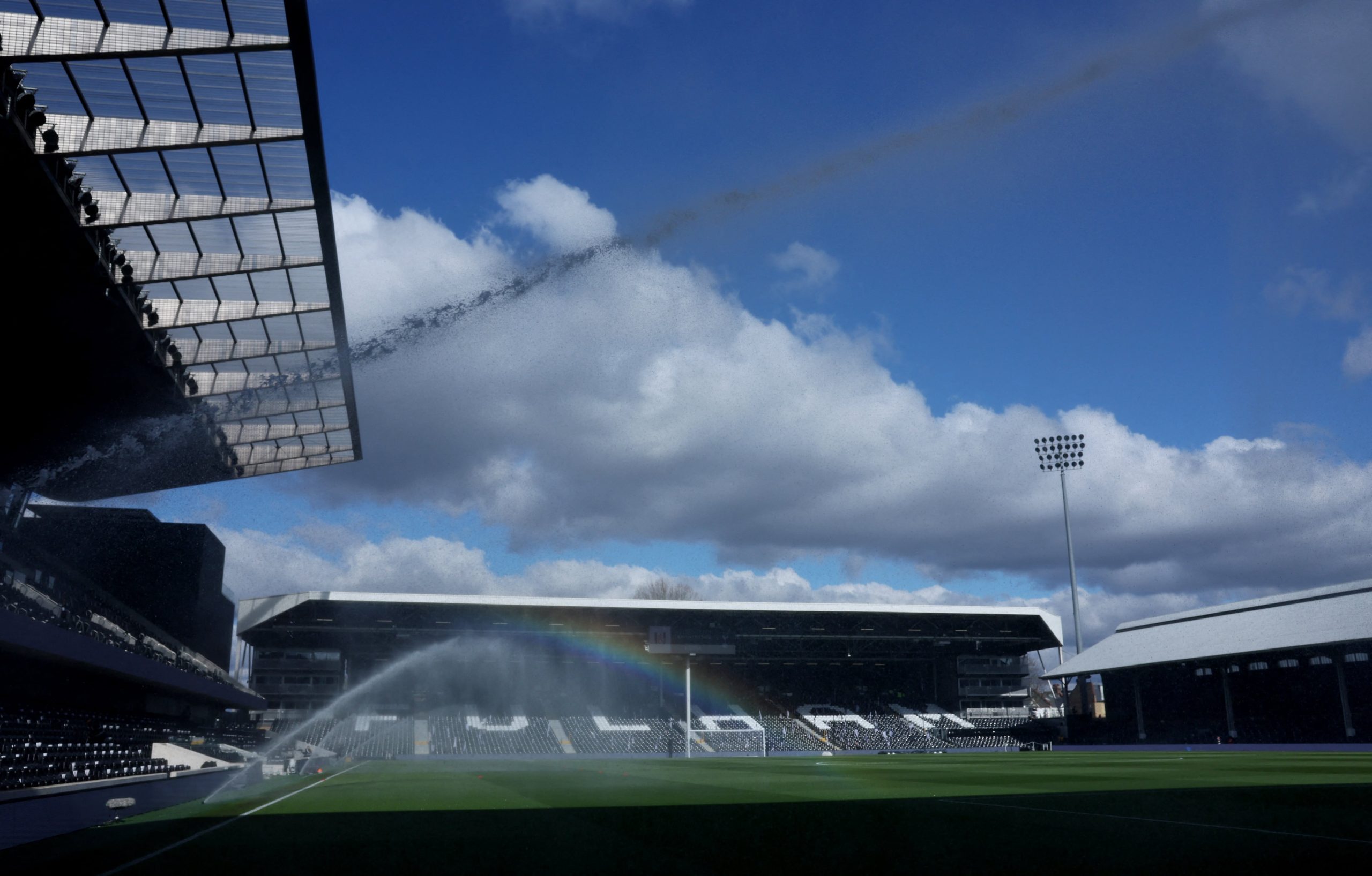 Fulham vs Tottenham por la fecha 29 de la Premier League del 2025.