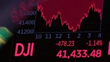 Wall Street cae golpeado por los aranceles, pero con esperanzas de paz en Ucrania