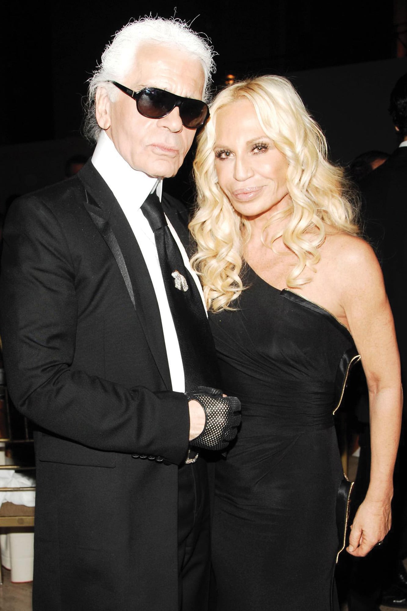 Dos leyendas posando juntos: Karl Lagerfeld y Donatella.