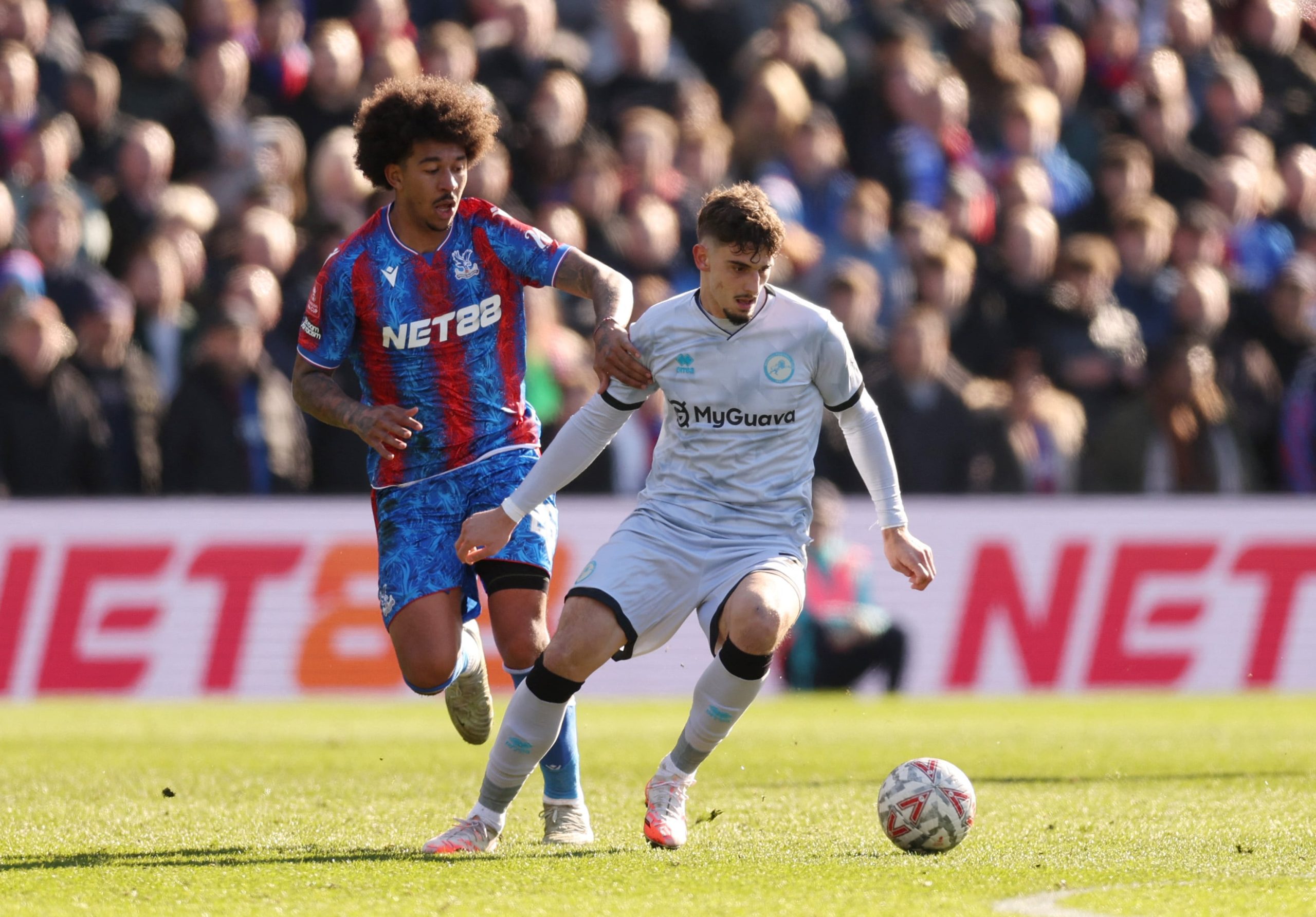 Crystal P. vs Millwall por los octavos de final de la FA Cup del 2025.