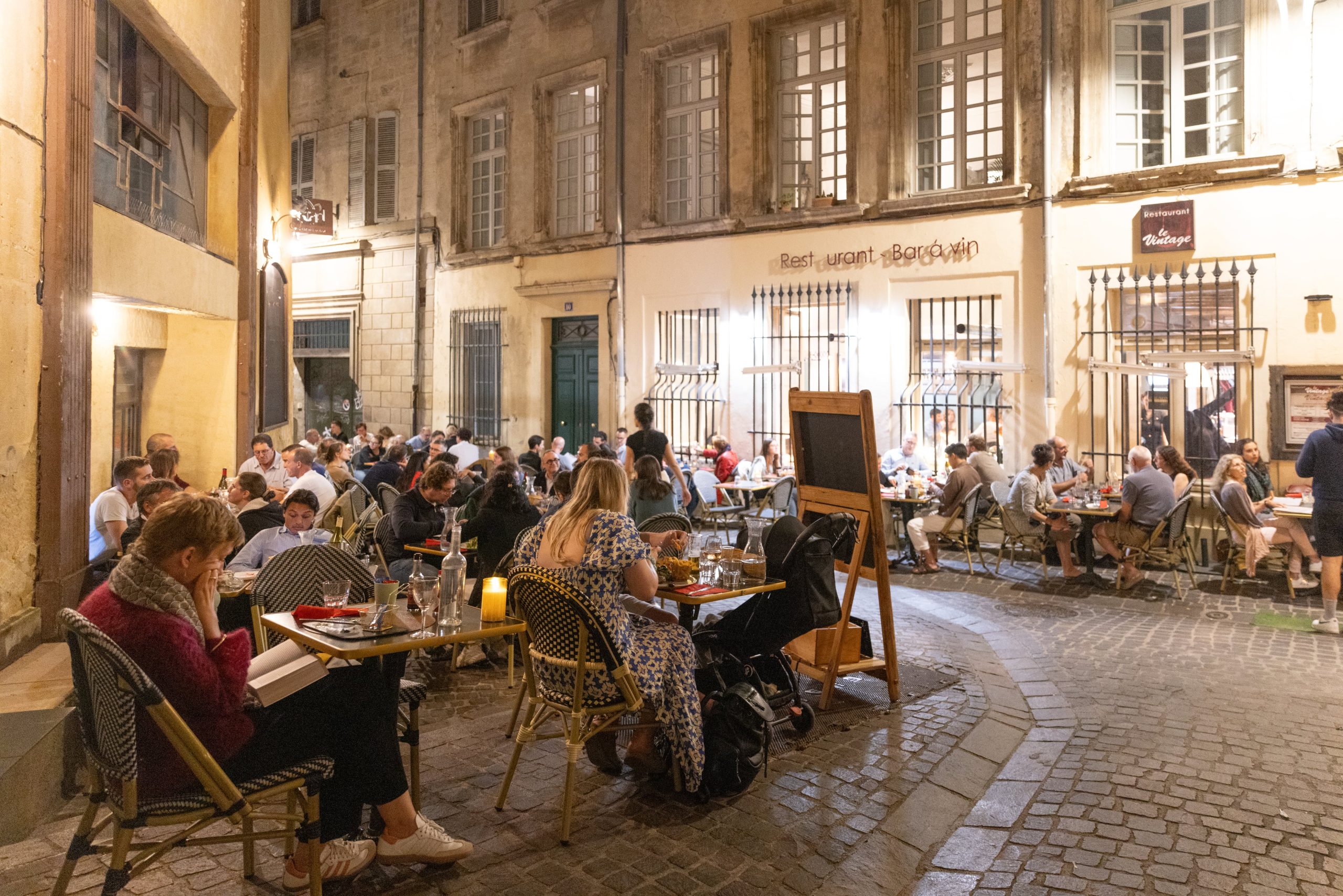 Le Vintage es una muy buena opción para comer en el casco histórico de Avignon.