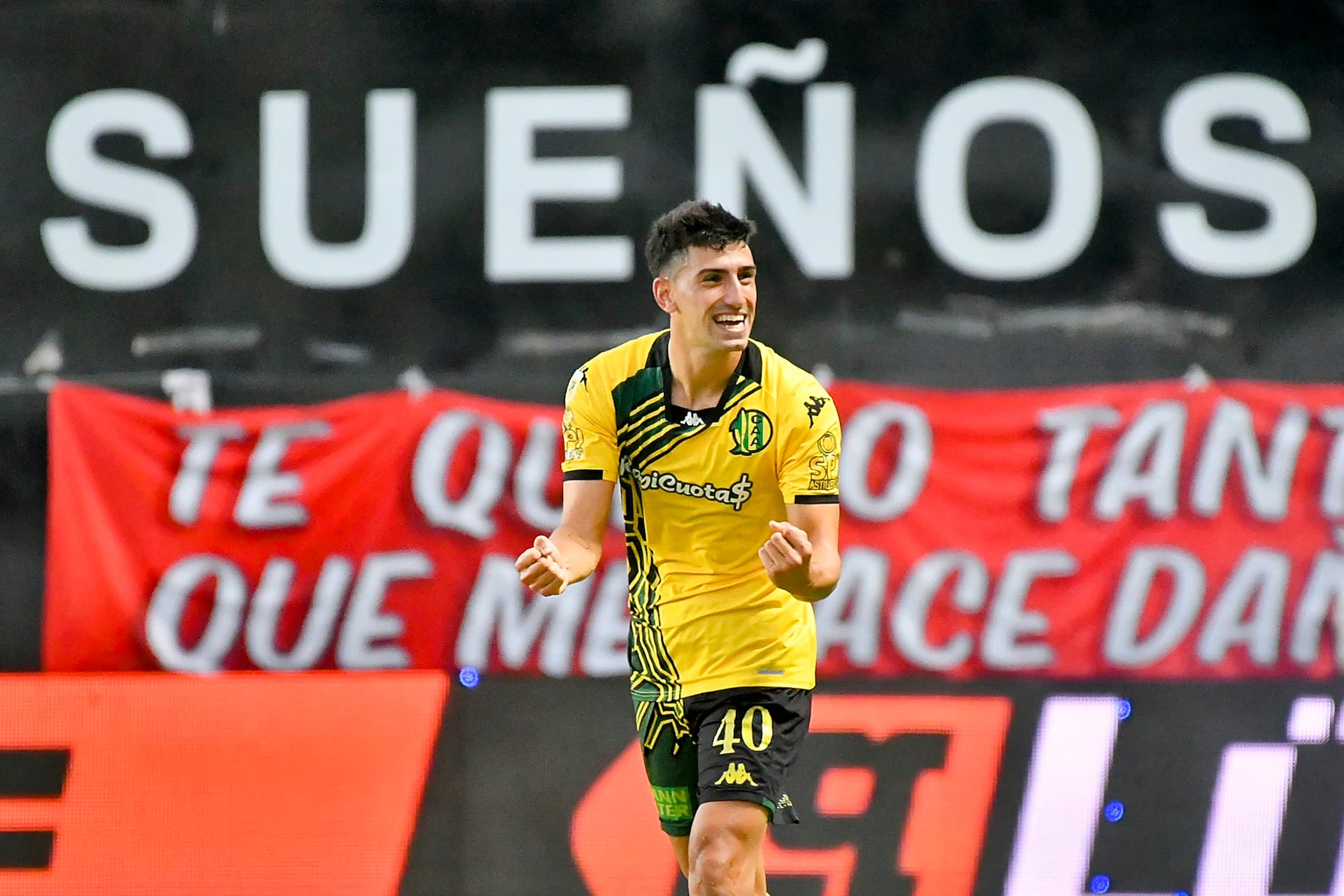 Justo Giani, la gran figura de la cancha en la victoria de Aldosivi ante Argentinos Juniors por 2-0, por la fecha 10 Torneo Liga Profesional Argentina de Futbol