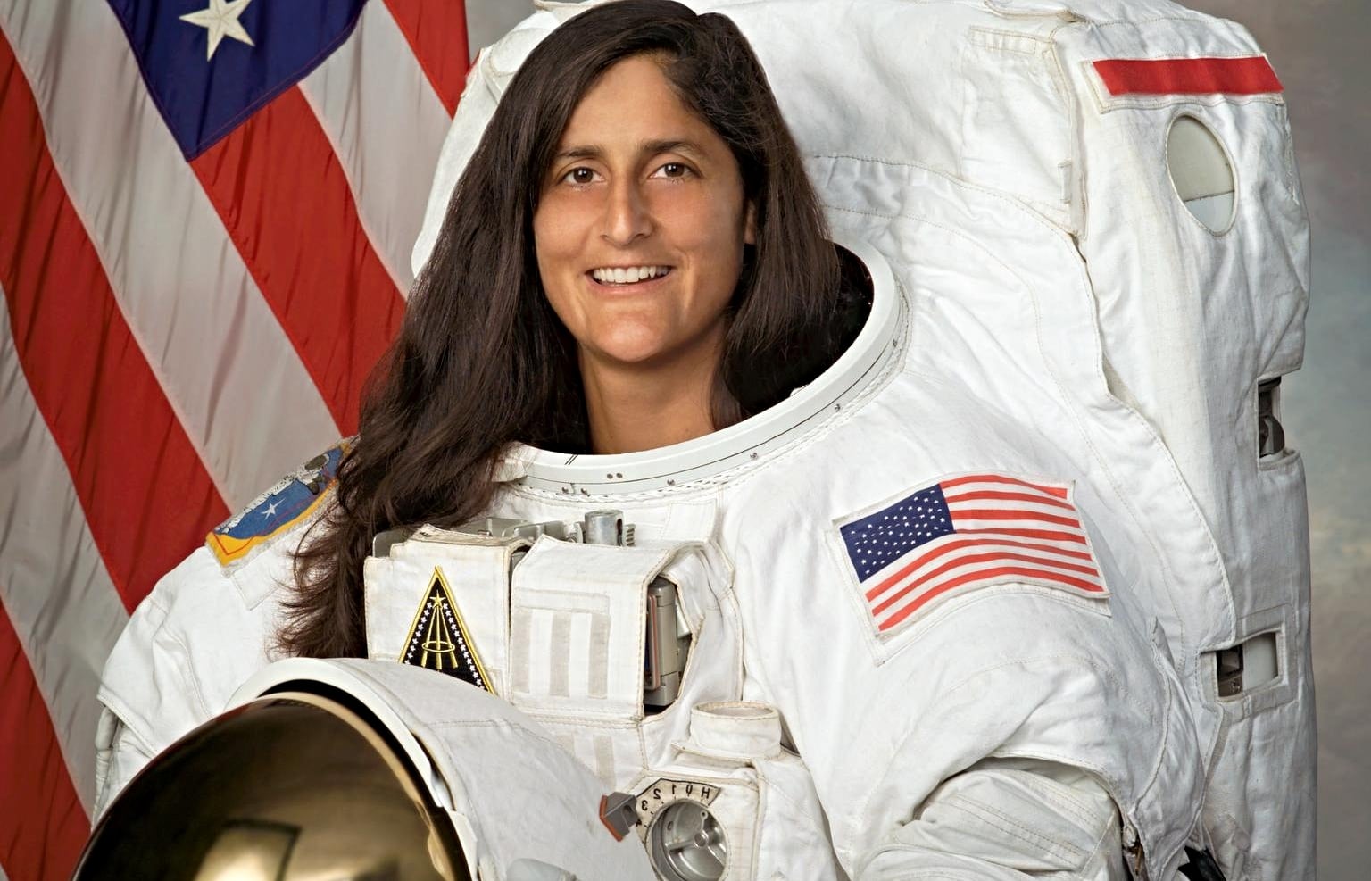 Sunita L. Williams fue seleccionada como astronauta por la NASA en junio de 1998