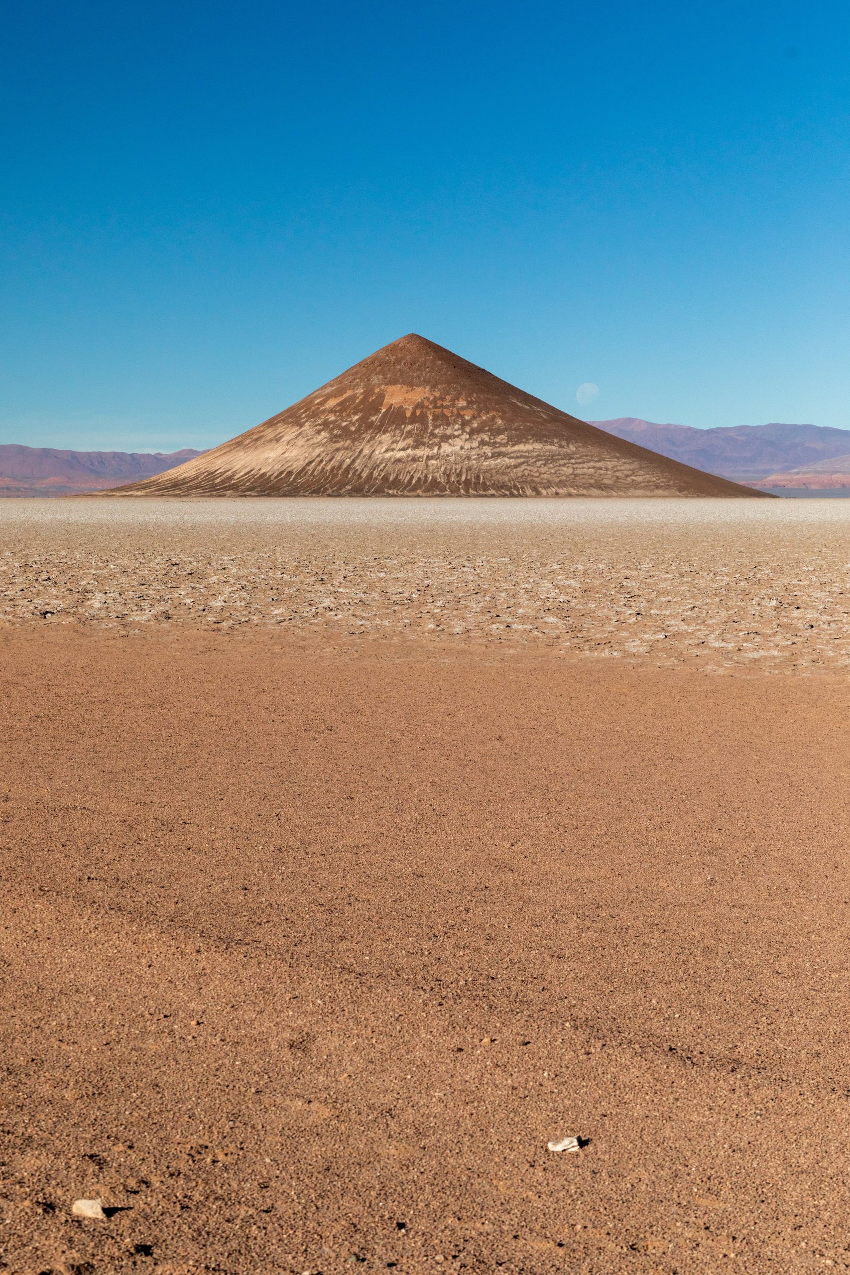 El Cono de Arita tiene que casi 150 metros.