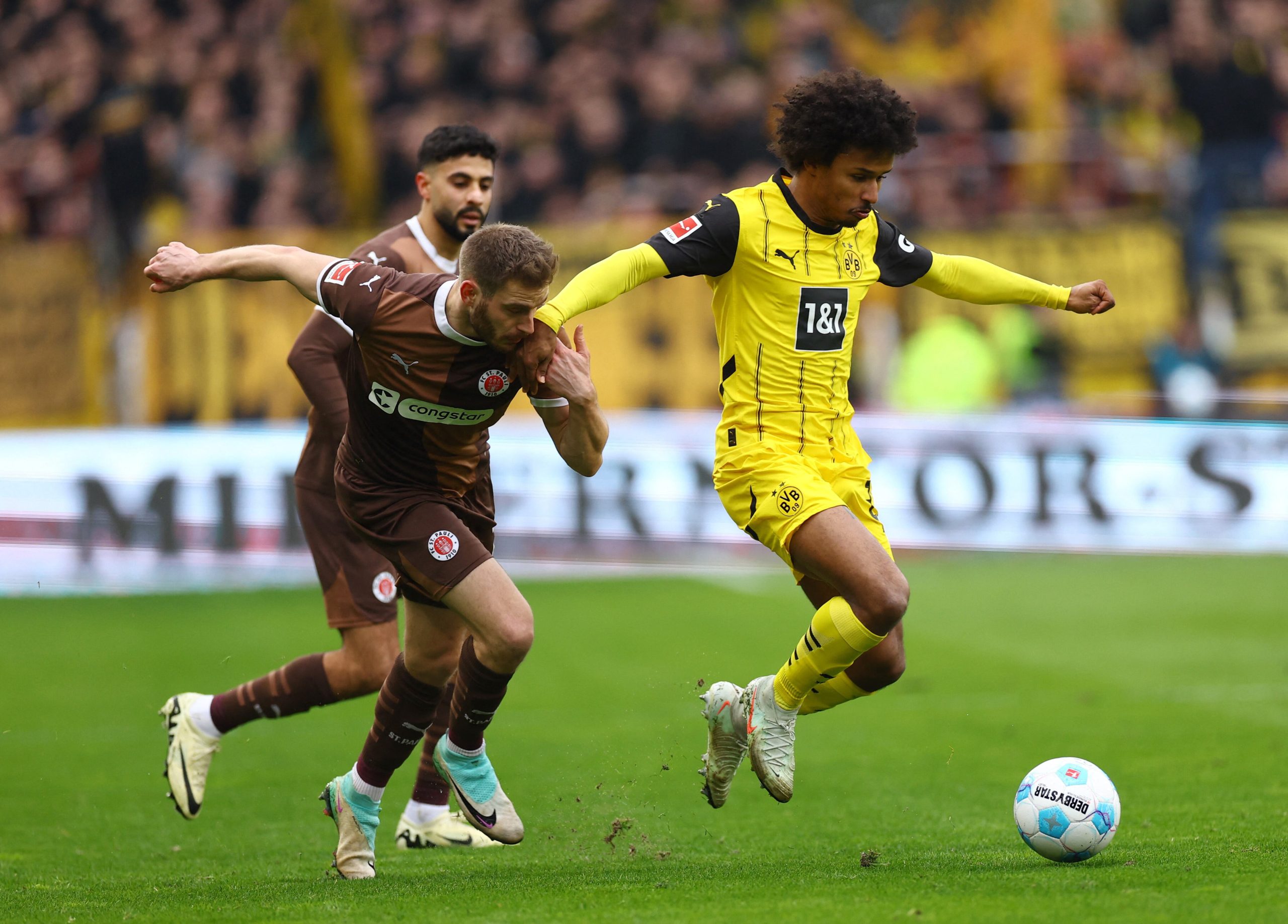 FC St. Pauli vs B. Dortmund por la fecha 24 de la Bundelisga de Alemania del 2025.