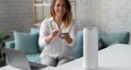 ¿Alexa escucha las conversaciones? Los lugares de la casa donde nunca se debe dejar a la asistente virtual