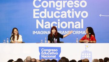 Cristina Kirchner cargó contra Milei y criticó a los diputados peronistas que “le dieron un cheque en blanco”