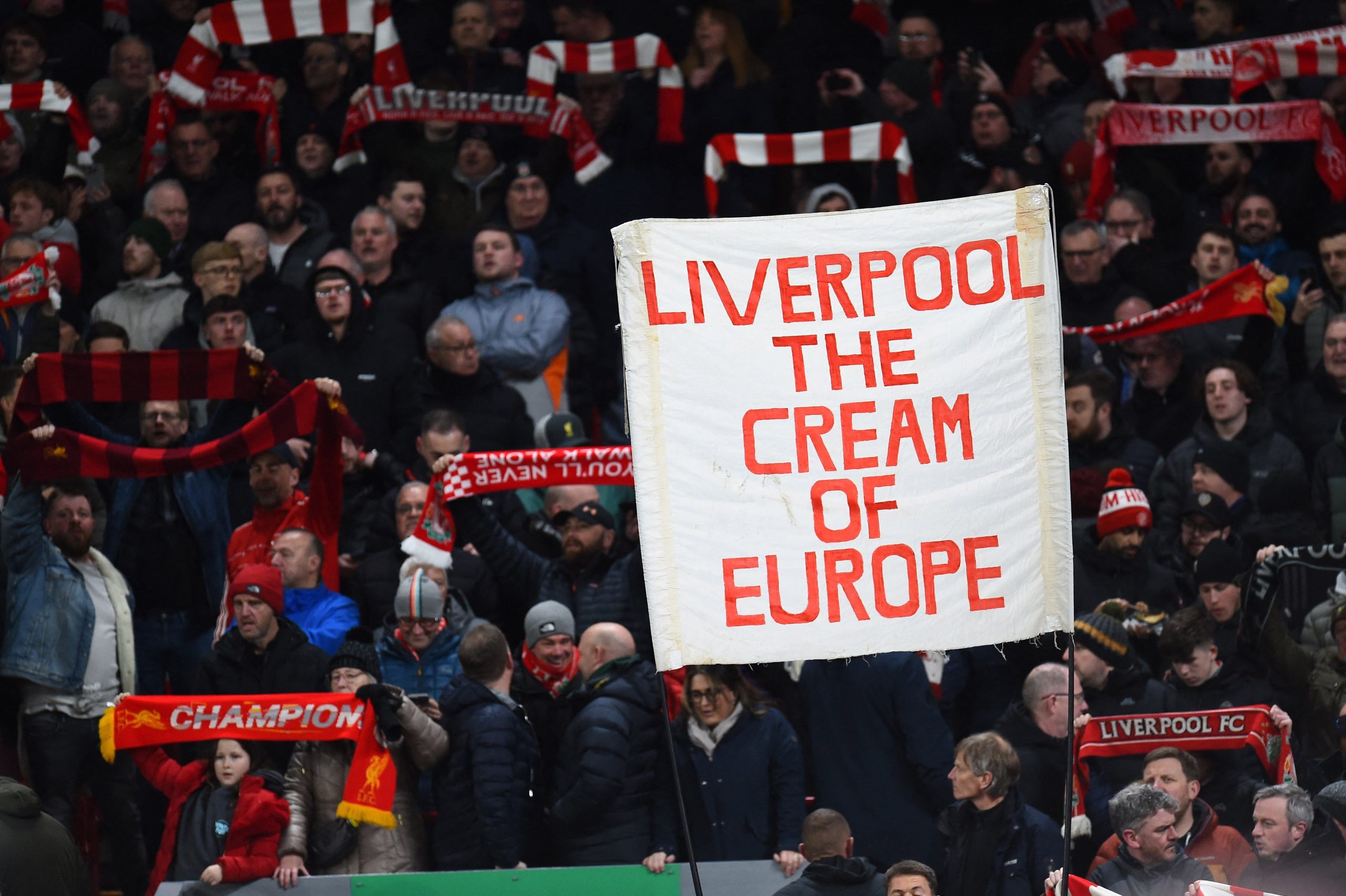 Liverpool vs PSG por los octavos de final de la Champions League del 2025.