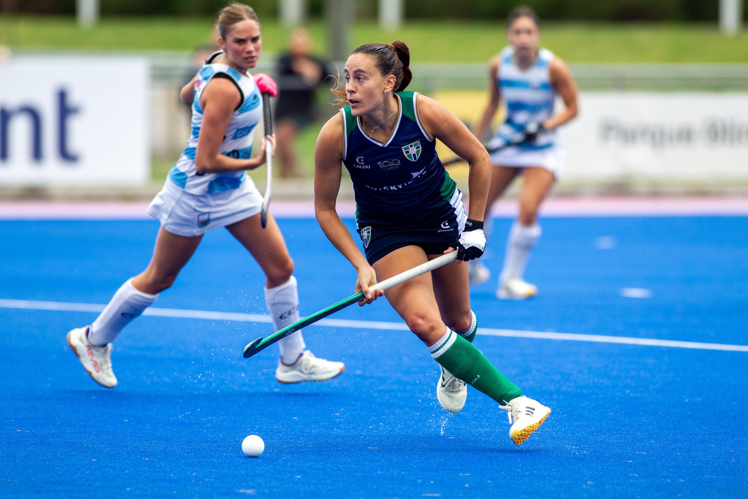 Eugenia Trinchinetti, bastonera de San Fernando, en el partido ante Ciudad