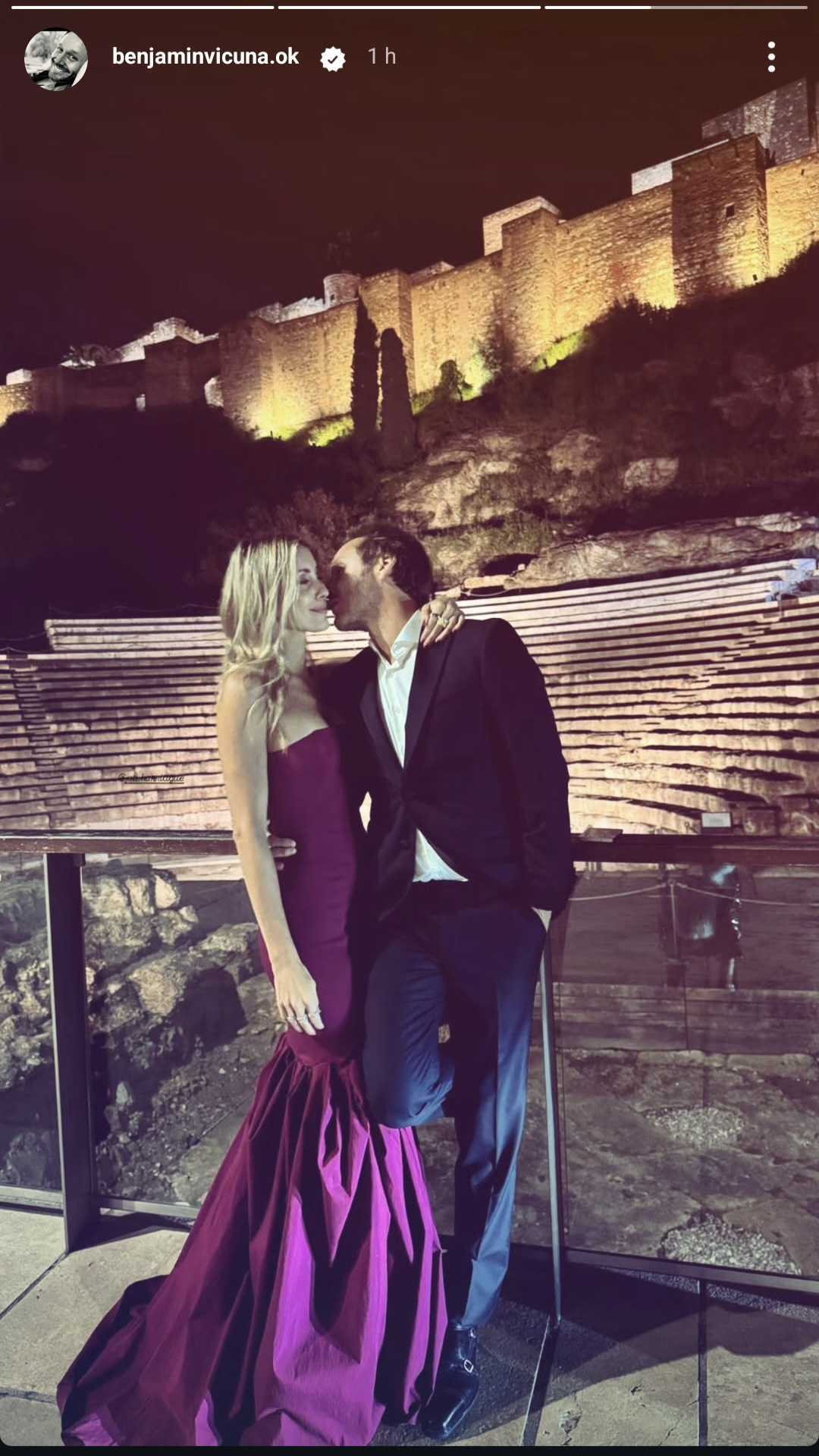 Benjamín Vicuña se mostró a los besos con su novia, Anita Espasandin. (Foto: Instagram/benjaminvicuna.ok)