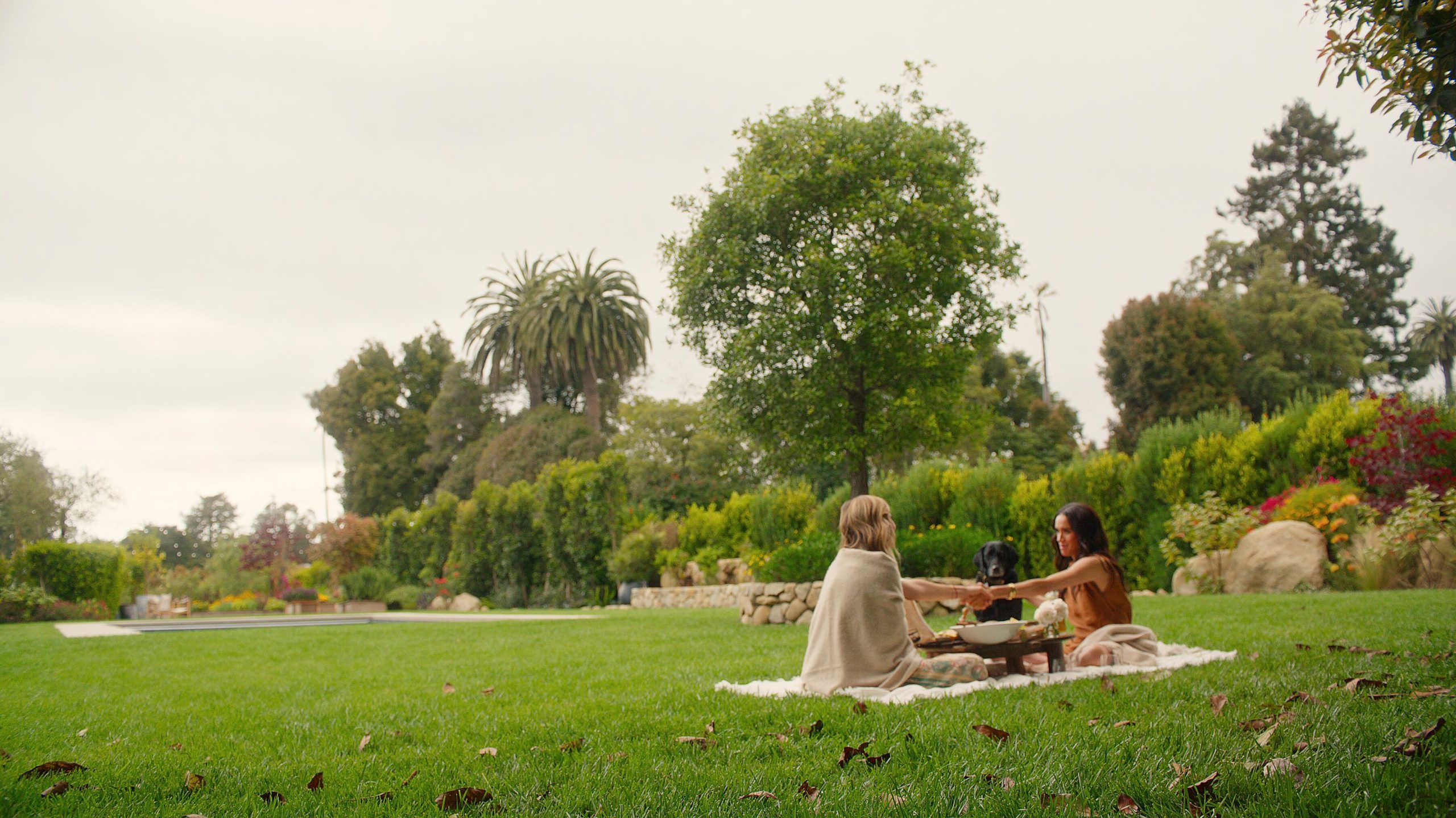 El picnic entre amigas, con explicación de cómo cebar mate mediante 