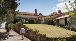 Tres posadas con encanto en un pueblo serrano que combina arte y buena mesa