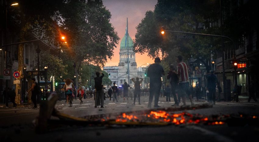 El Gobierno cree que les ganó la pulseada a los barras en el Congreso y busca oxigenar la imagen de Milei